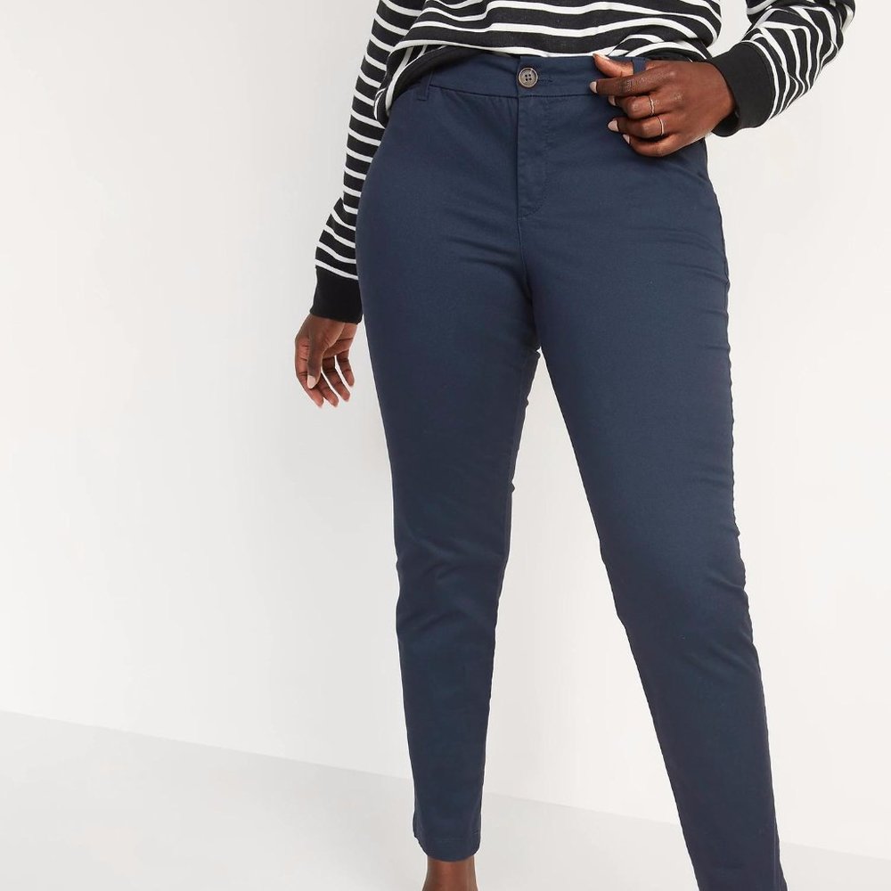 Old Navy Mid-Rise Skinny Everyday Khakis for Women - Picture 1 of 5